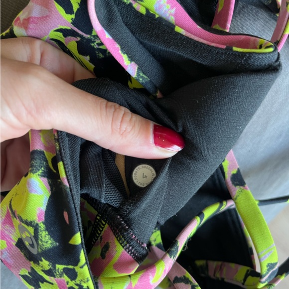 Lululemon floral sports bra - Picture 3 of 3